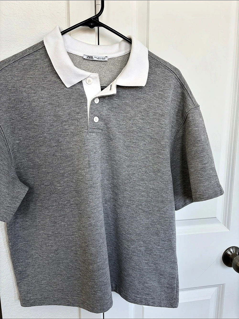 Zara Color Block Polo in Gray & White Size Medium Like New